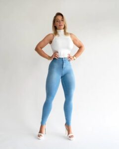 Mia Sand: The Fitness Queen's Journey, Family Life, and Staggering Net