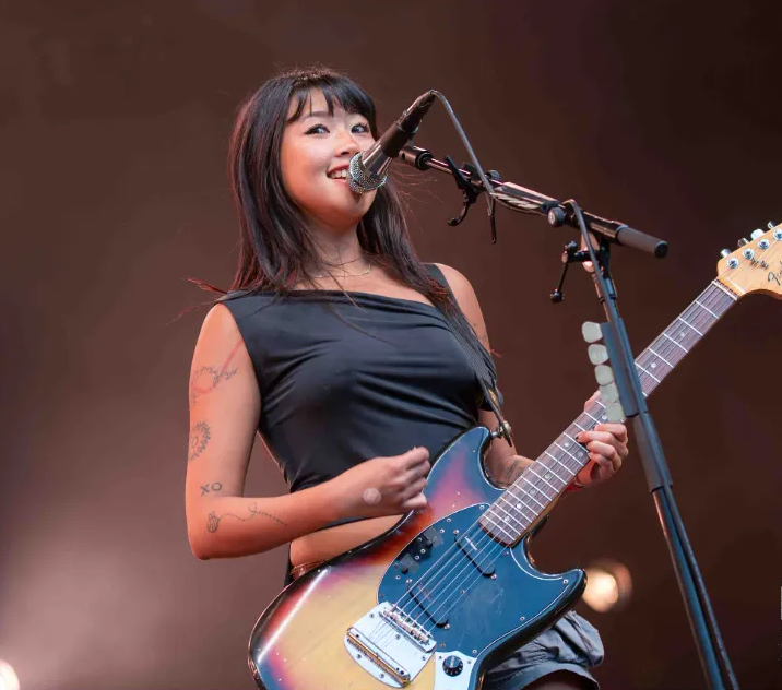 what ethnicity is beabadoobee